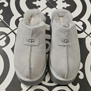 UGG Women's Slippers